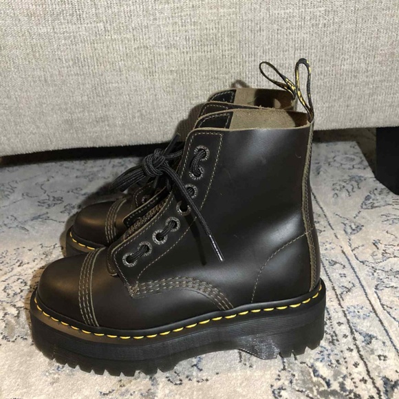 Dr Martens Sinclair Platform Boot - Picture 3 of 10